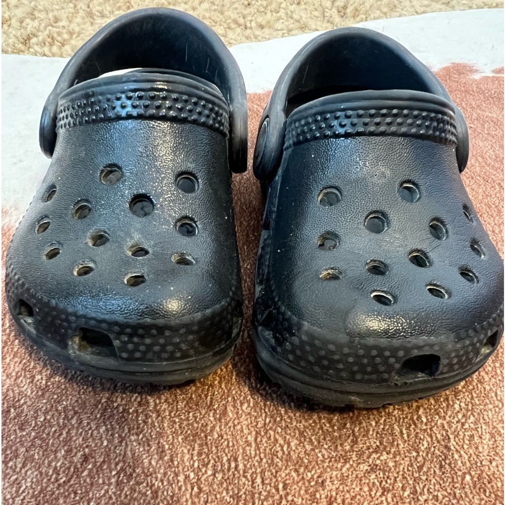 Crocs toddler size 4